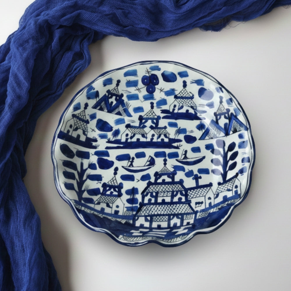 chinese ceramic wavy circular platter with traditional artistic pattern for serving snacks and main dishes